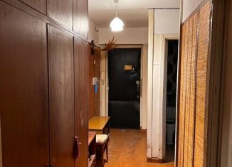 Продается 3-комнатная квартира, 60 м2, Екатеринбург, улица Бакинских Комиссаров, 58, метро Проспект Космонавтов