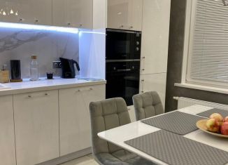 Сдача в аренду 1-комнатной квартиры, 52 м2, Екатеринбург, улица Горького, 69/1, метро Площадь 1905 года