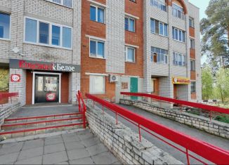 Продам торговую площадь, 169.3 м2, Шумерля, Сурская улица, 44к1