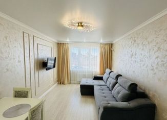 Сдаю 1-ком. квартиру, 40 м2, Оренбург, улица Автомобилистов, 15, Дзержинский район