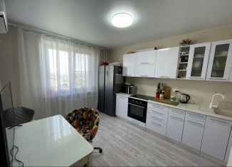 Продаю 2-комнатную квартиру, 56 м2, Ростов-на-Дону, улица Петренко, 2