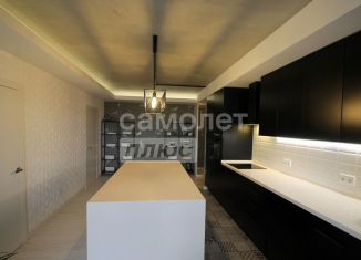 Продается 3-ком. квартира, 69.6 м2, Челябинск, Центральный район, улица Труда, 156