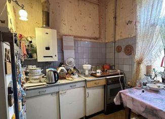Продаю 3-комнатную квартиру, 62.4 м2, Арзамас, улица Калинина, 15