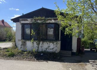 Продаю торговую площадь, 30.3 м2, посёлок Пригородный, Дорожная улица, 11