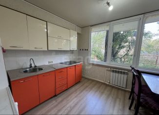 Продается 2-ком. квартира, 34 м2, Черкесск, улица Лободина, 53