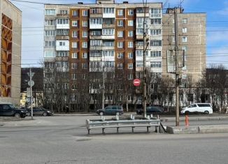 Продаю 2-комнатную квартиру, 56 м2, Мурманск, Кольский проспект, 108к1