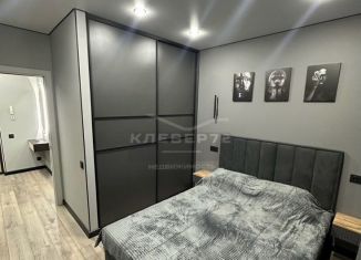 Сдается двухкомнатная квартира, 38 м2, Тюмень, улица Дмитрия Менделеева, 2к2, ЖК Кристалл