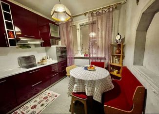 Сдам в аренду 3-комнатную квартиру, 82 м2, Москва, улица Академика Варги, 5, ЮЗАО