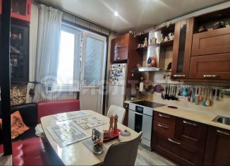 Продам 2-ком. квартиру, 57.2 м2, Мурманск, улица Георгия Седова, 24