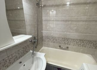 Продается двухкомнатная квартира, 43 м2, Мурманск, Кольский проспект, 174к3