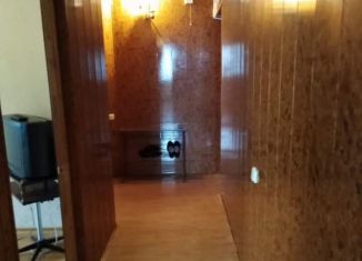 Трехкомнатная квартира на продажу, 56 м2, Азнакаево, улица Строителей, 12А