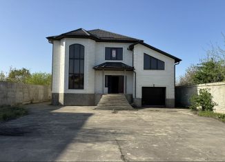 Продам дом, 410 м2, село Надежда, улица Мира