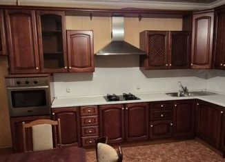 Продаю 3-комнатную квартиру, 108 м2, Чебоксары, улица Пирогова, 4к2