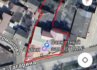 Продается торговая площадь, 900 м2, город Кизилюрт, улица Вишневского, 146