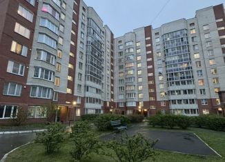 Продажа 3-комнатной квартиры, 79 м2, Екатеринбург, улица Калинина, 22, метро Проспект Космонавтов