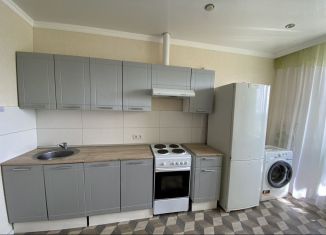 Сдаю в аренду 1-ком. квартиру, 43 м2, Краснодар, Кореновская улица, 2к4