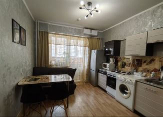 Сдача в аренду 1-ком. квартиры, 43 м2, Краснодар, улица имени Валерия Гассия, 2