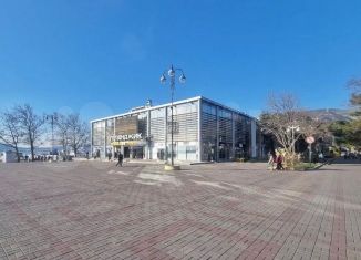 Продаю торговую площадь, 53 м2, Геленджик, улица Ленина, 1