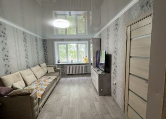 Продается 3-комнатная квартира, 63 м2, Азнакаево, улица Ямашева, 11