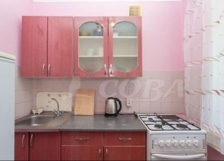 Продается 2-ком. квартира, 47 м2, Тобольск, микрорайон Менделеево, 3