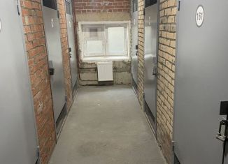 Продаю гараж, 10 м2, Киров, улица Капитана Дорофеева, 3, ЖК Znak