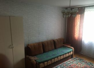 Аренда 2-ком. квартиры, 58 м2, Москва, улица Маршала Захарова, 12к3, метро Царицыно
