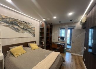 Сдам в аренду трехкомнатную квартиру, 87 м2, Санкт-Петербург, проспект Королёва, 73, муниципальный округ Коломяги