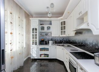 Продам 4-ком. квартиру, 150 м2, Тюменская область, улица Шиллера, 46к2