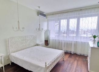 Сдам 2-комнатную квартиру, 71 м2, Калининград, улица Москвина, 1, Центральный район
