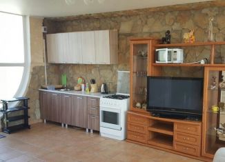 Сдается в аренду 2-комнатная квартира, 70 м2, Краснодарский край, Лиманная улица, 12к1