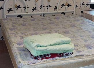 Сдается в аренду трехкомнатная квартира, 67.8 м2, Калужская область, улица Красных Зорь, 7