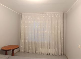 Сдам в аренду двухкомнатную квартиру, 50 м2, Пермь, улица Максима Горького, 51