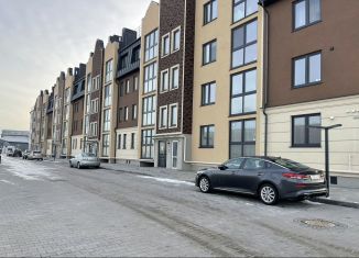 Сдается двухкомнатная квартира, 62 м2, Калининград, Поселковая улица, Ленинградский район