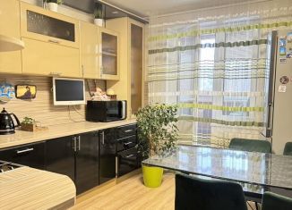 Сдам в аренду 2-ком. квартиру, 52 м2, Чехов, улица Гагарина, 100А