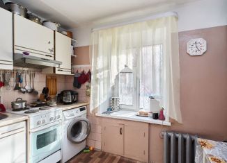 Продается 4-комнатная квартира, 70 м2, Тюменская область, улица 50 лет Октября