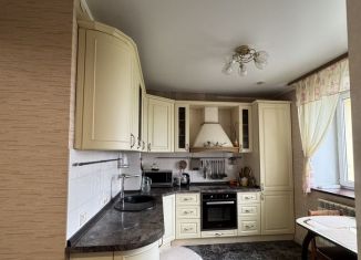 Продается 3-ком. квартира, 73.1 м2, Челябинск, улица Дзержинского, 97Б