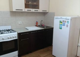 Сдам в аренду 1-комнатную квартиру, 38 м2, Чебоксары, улица Академика В.Н.Челомея, 5