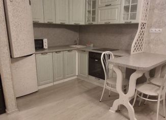 Сдается в аренду двухкомнатная квартира, 45 м2, Крымск, Комсомольская улица, 33