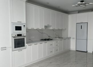 Сдаю в аренду 2-ком. квартиру, 90 м2, Ессентуки, улица Ермолова, 98/1