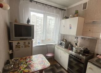 Сдается в аренду 1-комнатная квартира, 30 м2, Мурманск, улица Беринга, 14