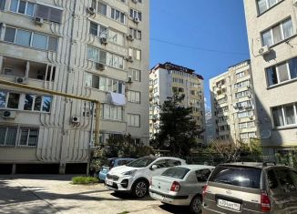 Продам 2-ком. квартиру, 61.4 м2, Ялта, улица Блюхера, 54