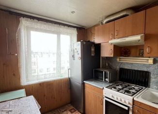 Сдам в аренду двухкомнатную квартиру, 47 м2, Мурманск, улица Аскольдовцев, 27