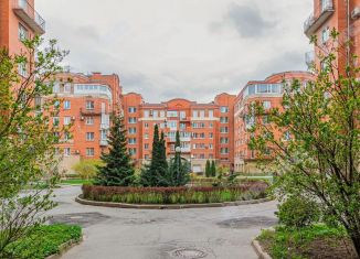 Продаю 2-ком. квартиру, 130 м2, Санкт-Петербург, улица Композиторов, 4, метро Проспект Просвещения