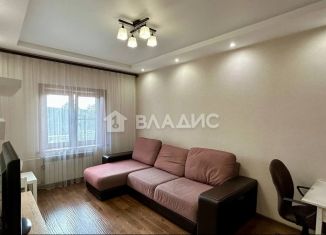 Продаю трехкомнатную квартиру, 74 м2, посёлок Молодёжный, Спортивная улица, 3