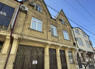 Продам дом, 480 м2, Махачкала, улица Абдулхакима Исмаилова, 127