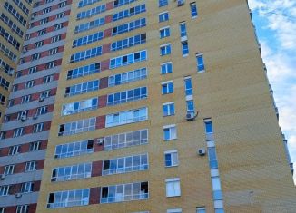 Продается 2-ком. квартира, 60.9 м2, Екатеринбург, улица Чапаева, 72А, метро Геологическая