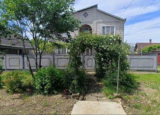 Продаю дом, 281.3 м2, Майкоп, улица Конституции, 19