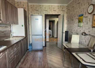 Продаю 2-ком. квартиру, 64 м2, Краснодарский край, улица Ворошилова, 38