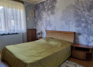 Сдам трехкомнатную квартиру, 65 м2, Калининград, Колхозная улица, 16