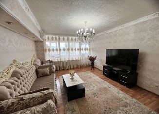 Продам четырехкомнатную квартиру, 90 м2, Грозный, проспект Ахмат-Хаджи Абдулхамидовича Кадырова, 53